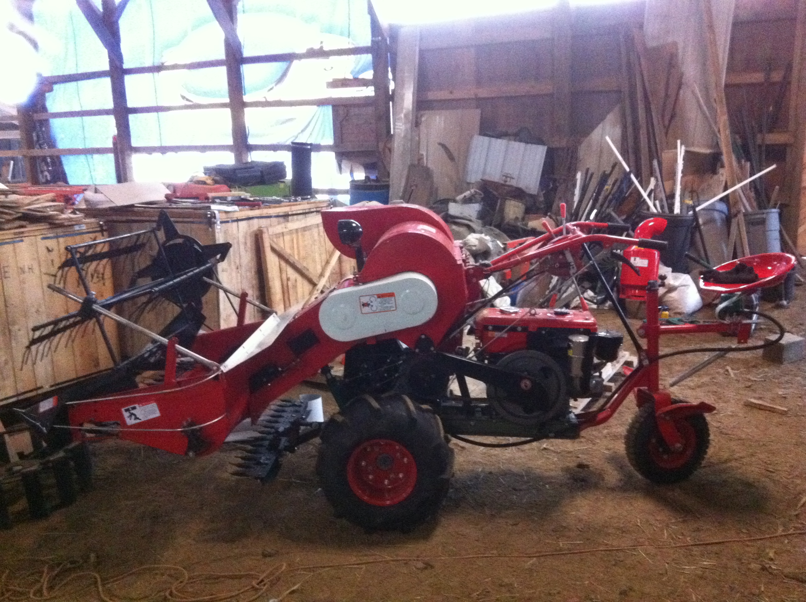 small axial flow combine harvester