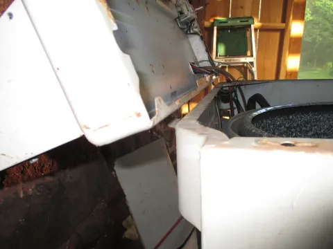 the top hinges in the back